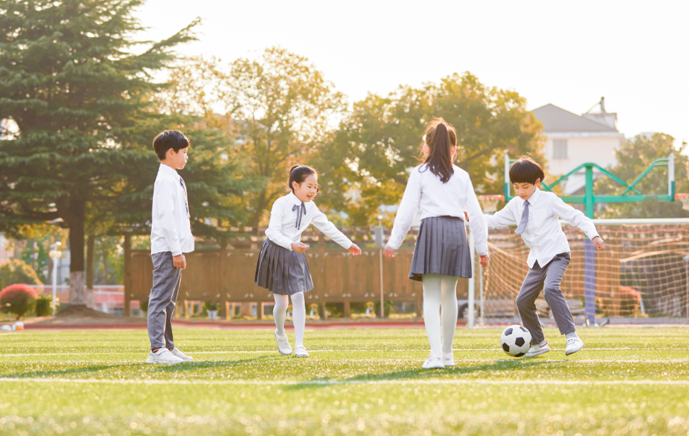 现在开学季，幼女型外阴白斑患者上学期间应该注意什么？